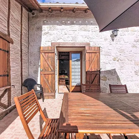 Nyaraló La Grange Jacques By Interhome *